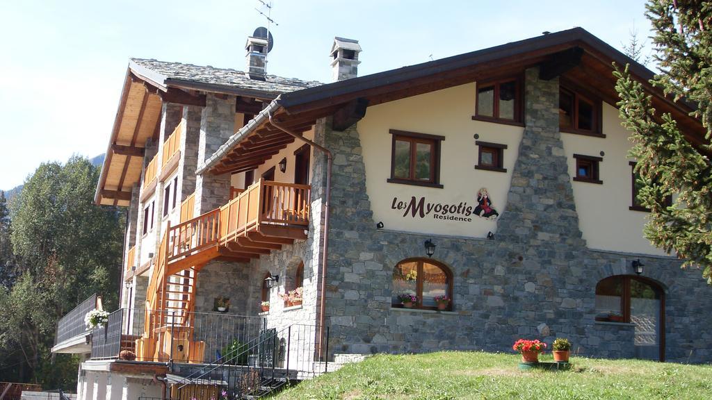 Residence Les Myosotis Champoluc Exterior foto