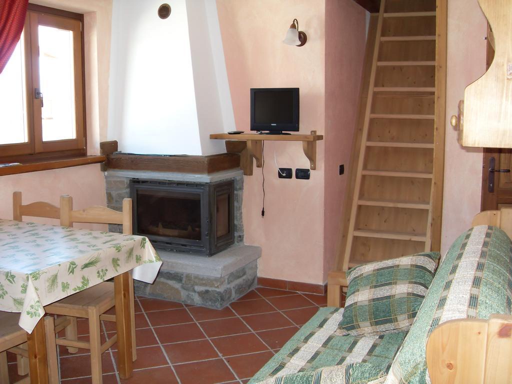 Residence Les Myosotis Champoluc Exterior foto