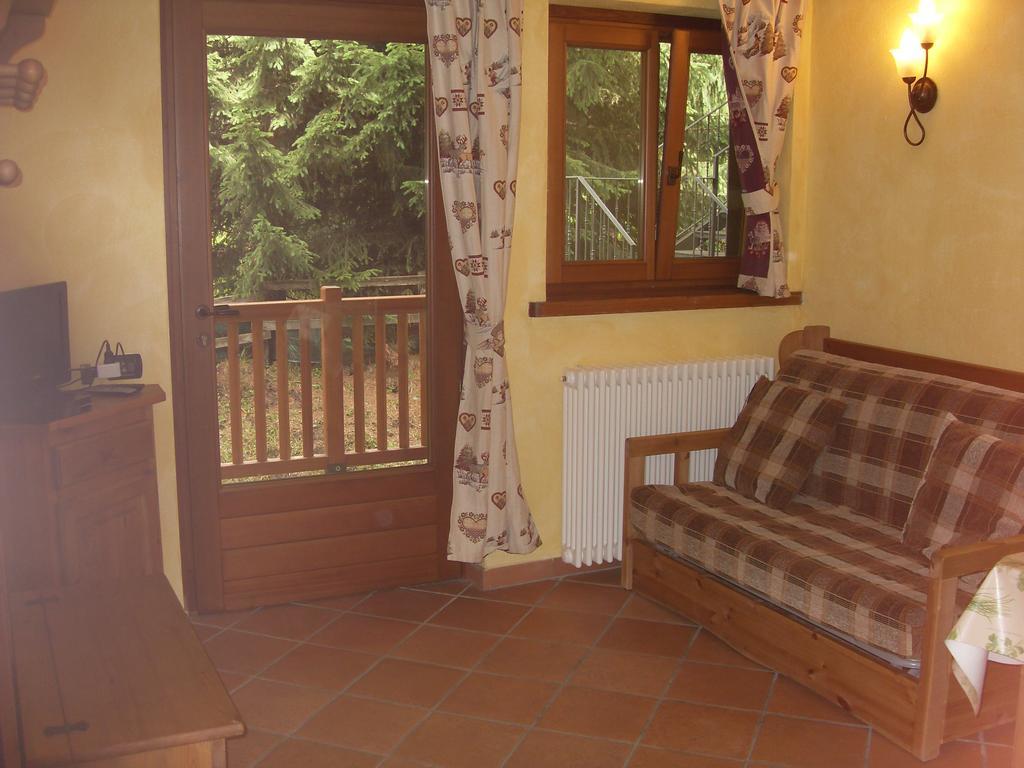 Residence Les Myosotis Champoluc Exterior foto