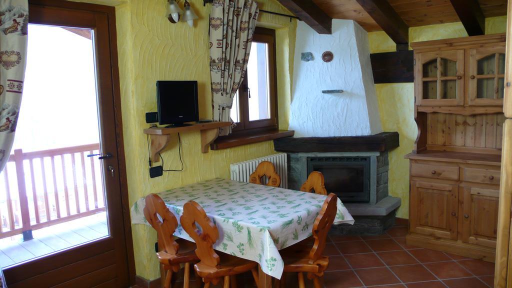 Residence Les Myosotis Champoluc Exterior foto
