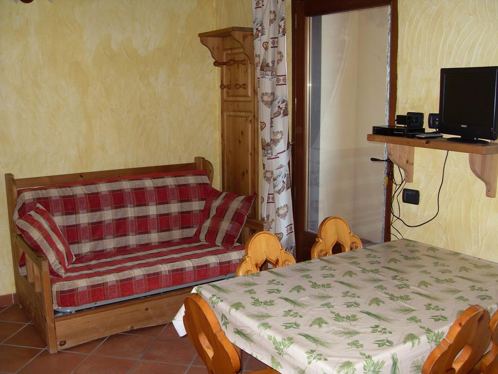 Residence Les Myosotis Champoluc Exterior foto