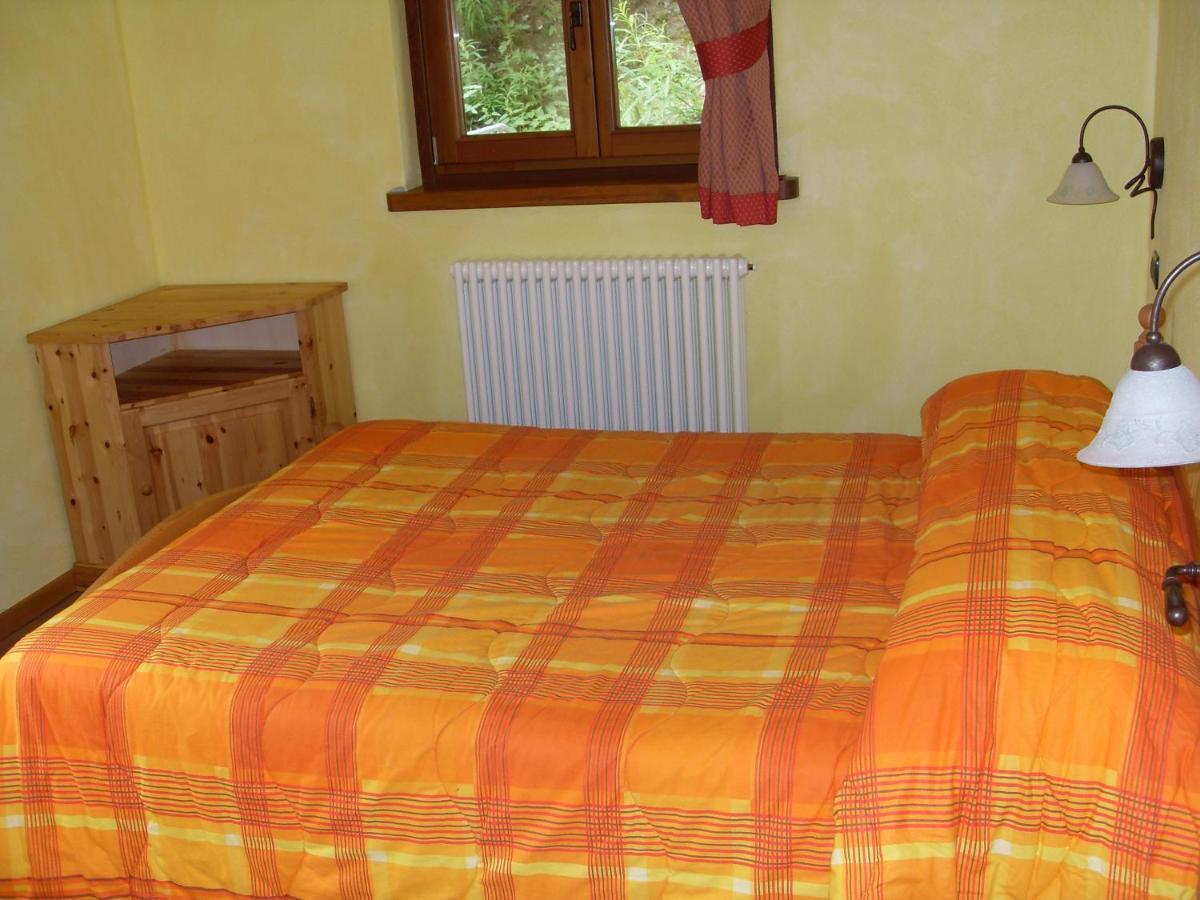 Residence Les Myosotis Champoluc Zimmer foto